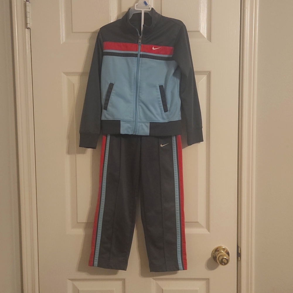 Nike 2-Piece Matching Set- Girl Size 6